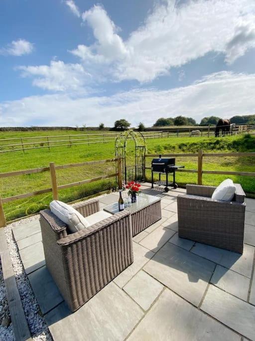 Vila Luxury Detached Peak District Stone Barn - Dog Friendly Hazelwood Exteriér fotografie